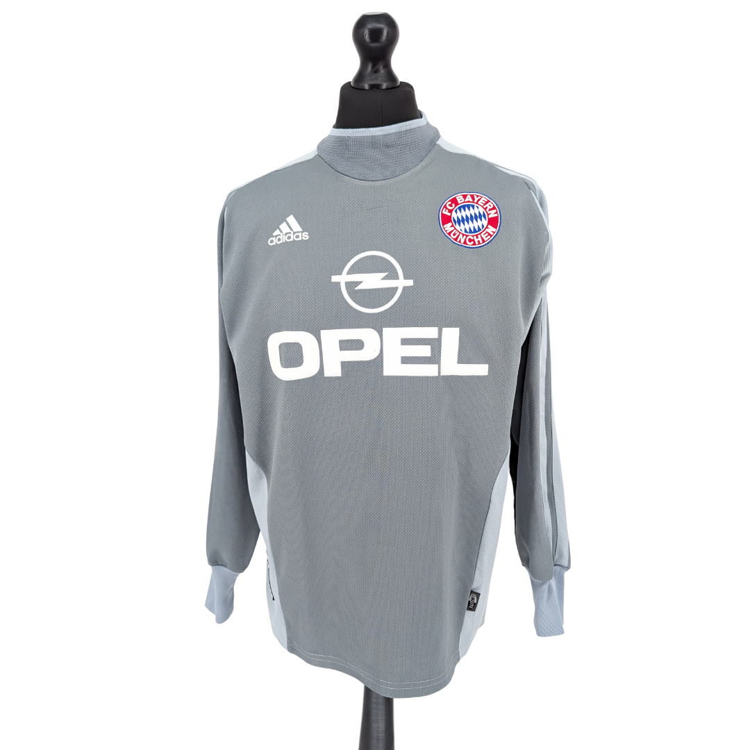 Bayern Munich goalkeeper football shirt 2001/02