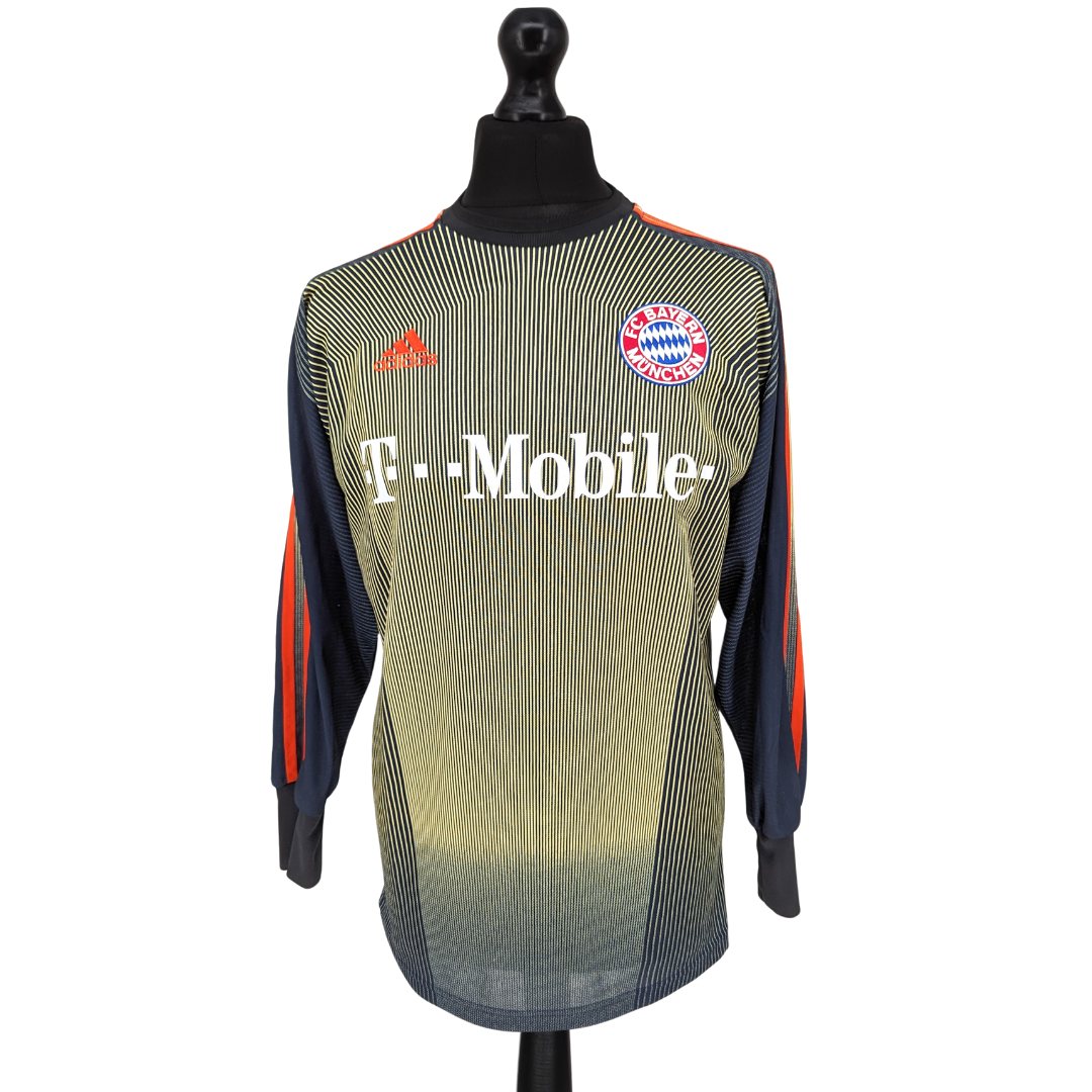 Bayern Munich goalkeeper football shirt 2003/04