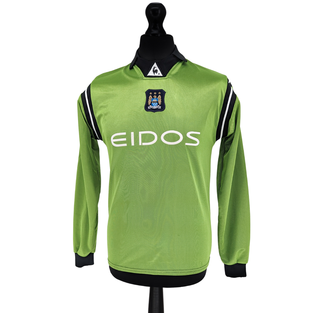 Manchester City goalkeeper football shirt 2001/02