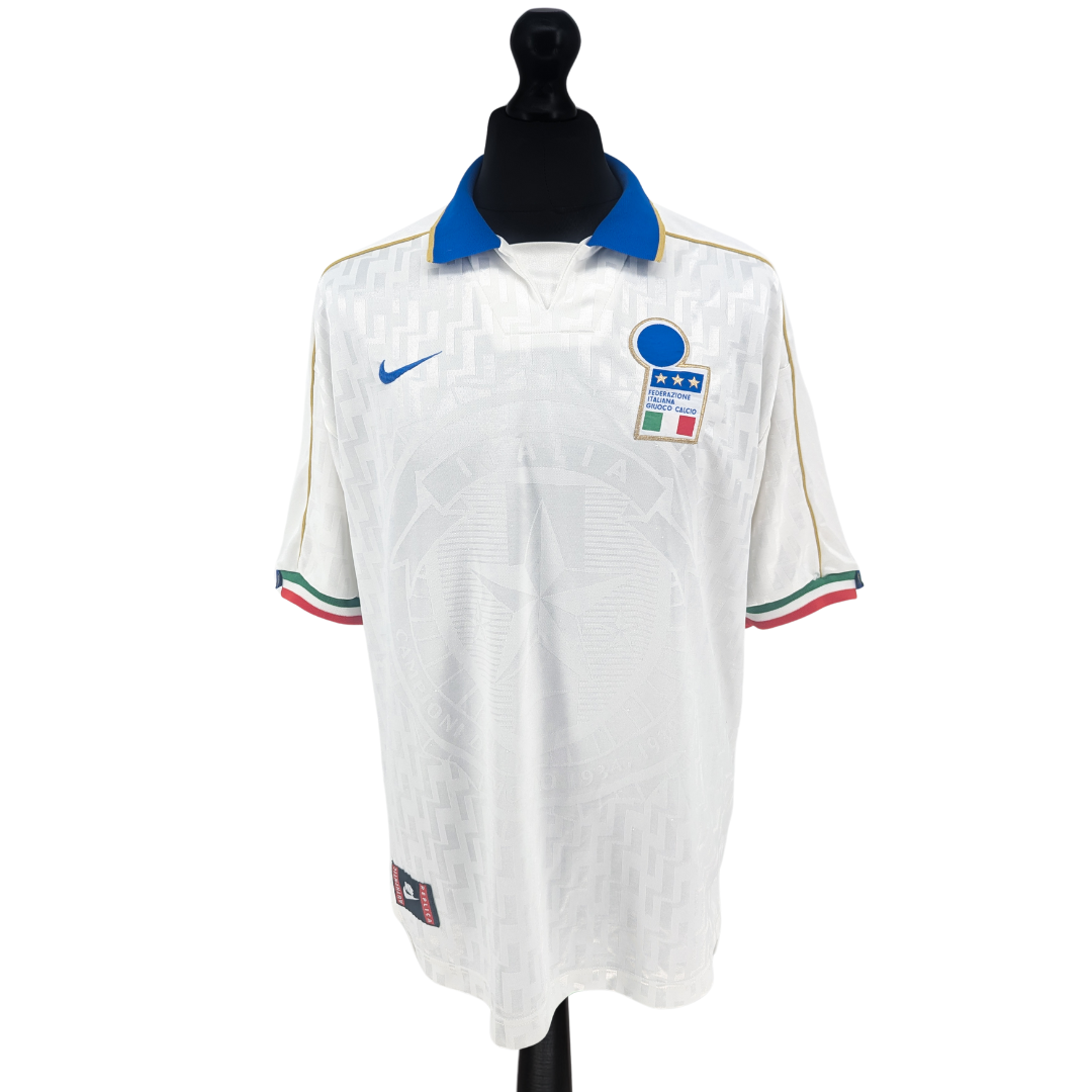 Italy away football shirt 1994/96