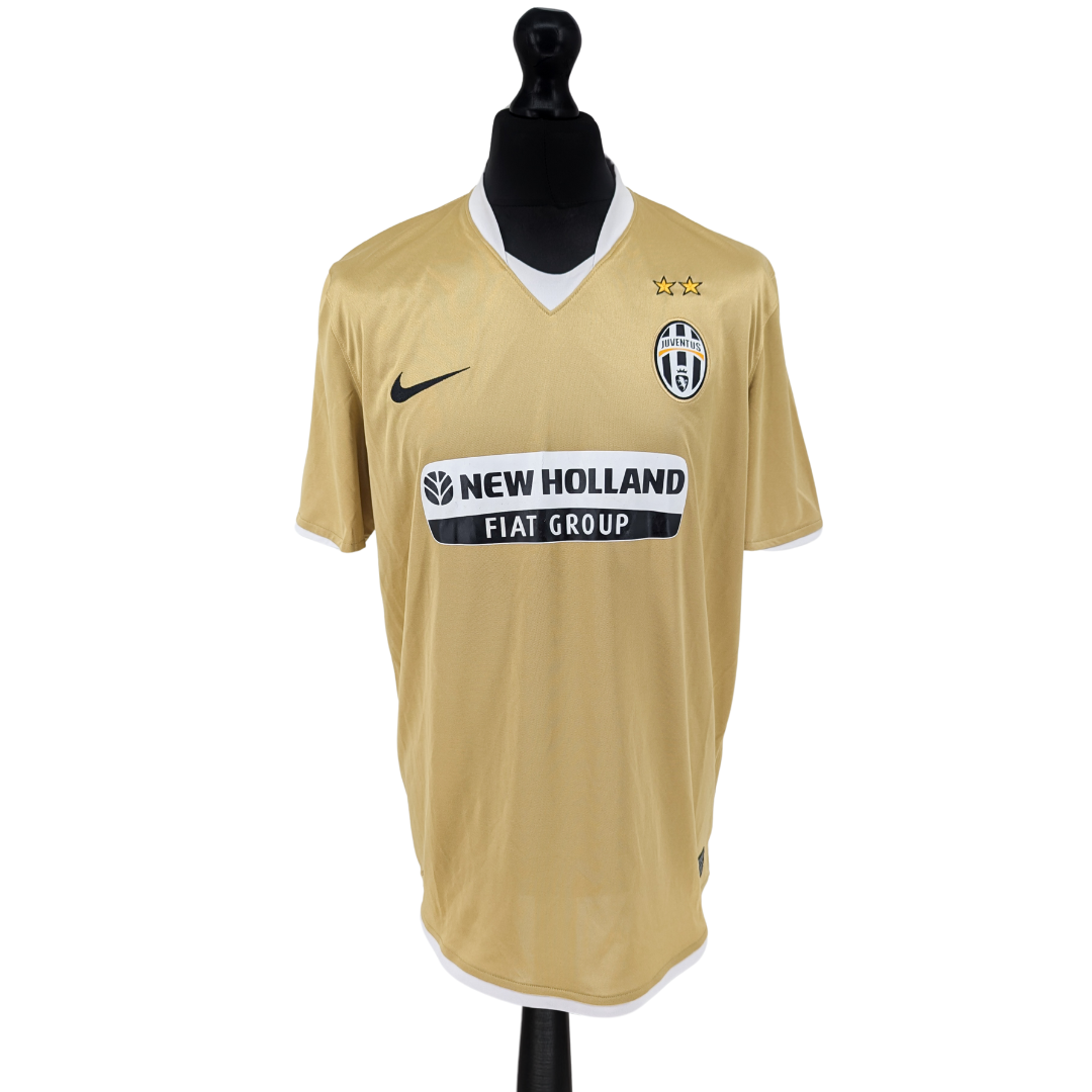 Juventus away football shirt 2008/10