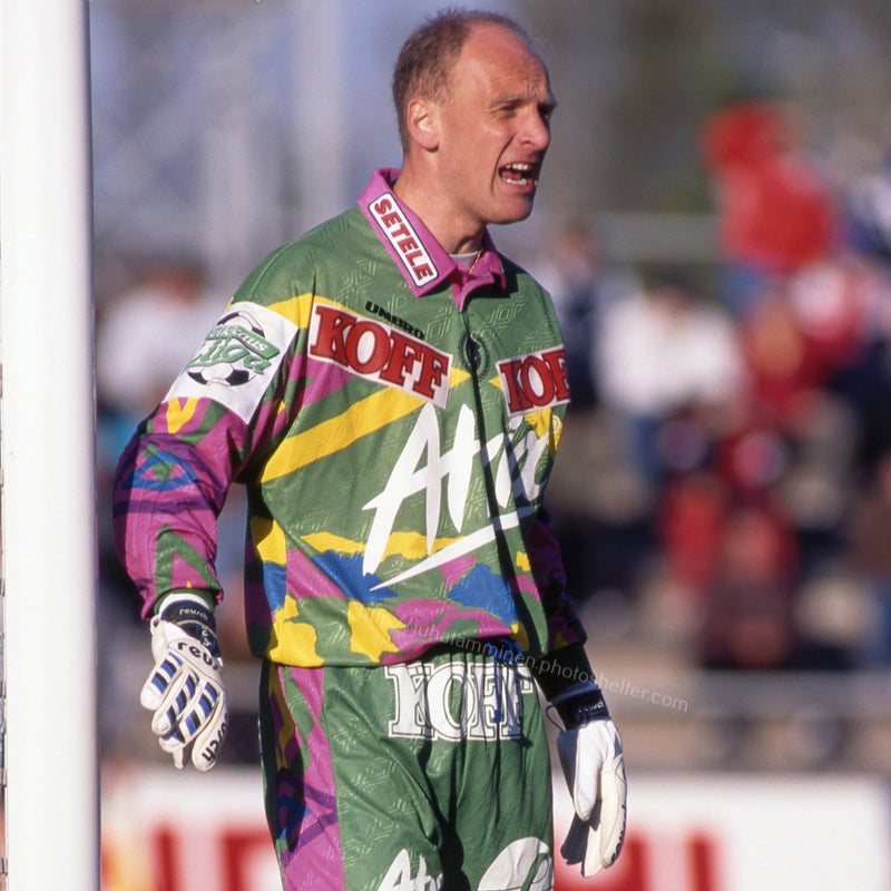 Umbro template goalkeeper football shirt 1994/97
