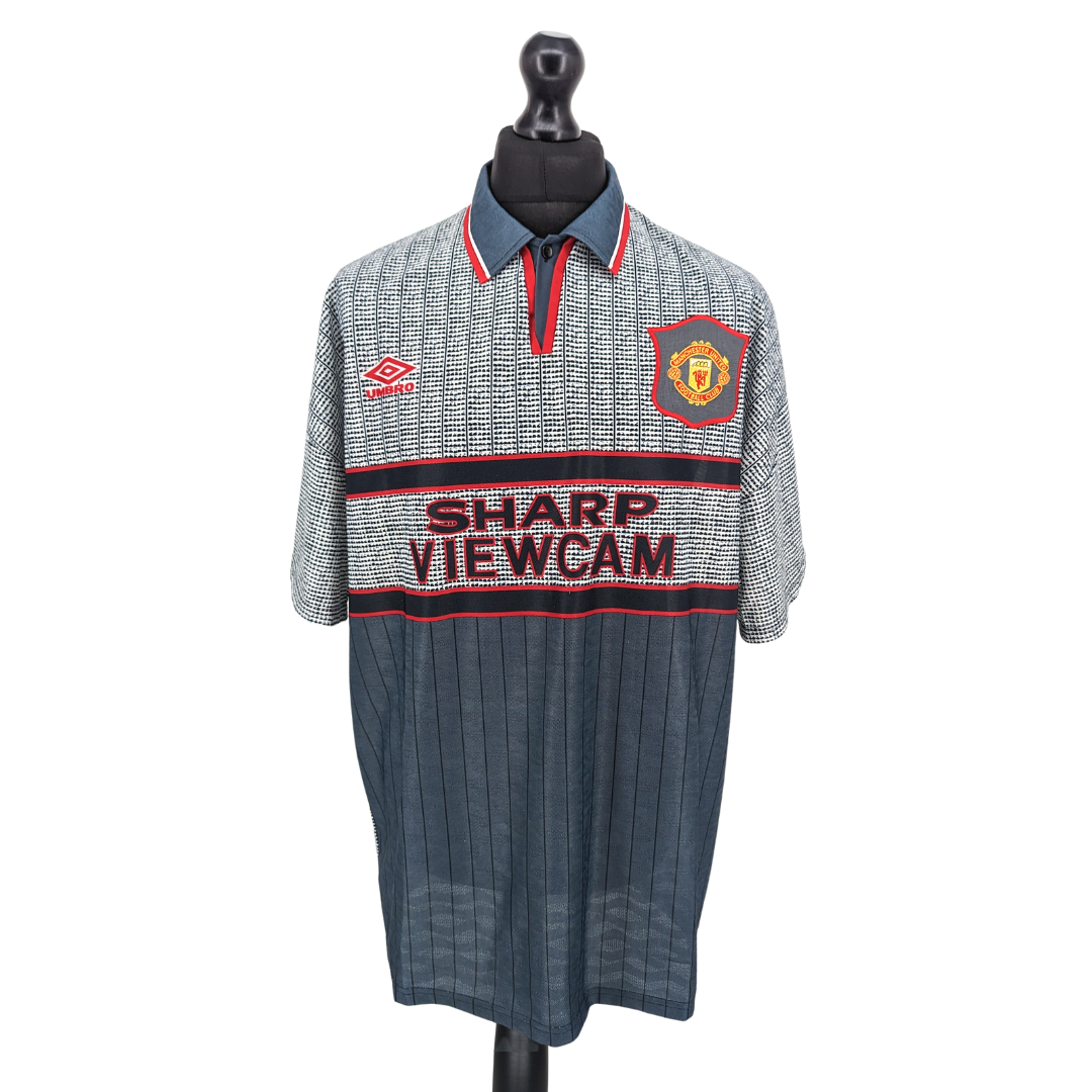 Manchester United away football shirt 1995/96