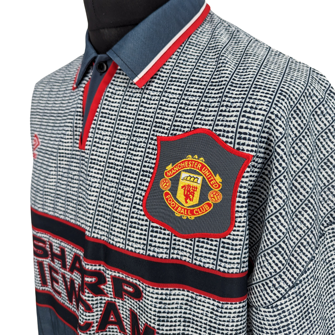 Manchester United away football shirt 1995/96