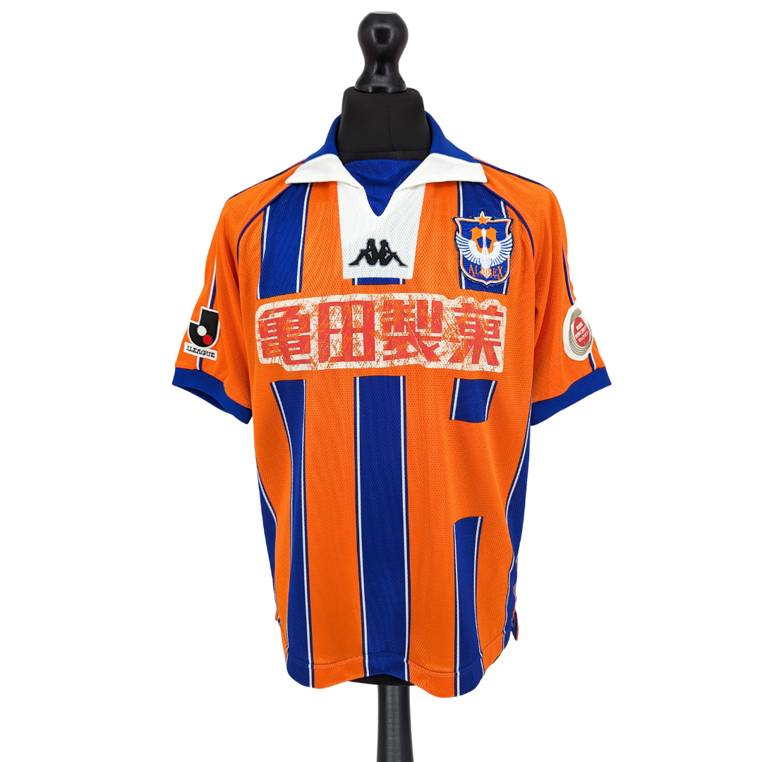 Afbreken voorkant knop Albirex Niigata home football shirt 1999/00