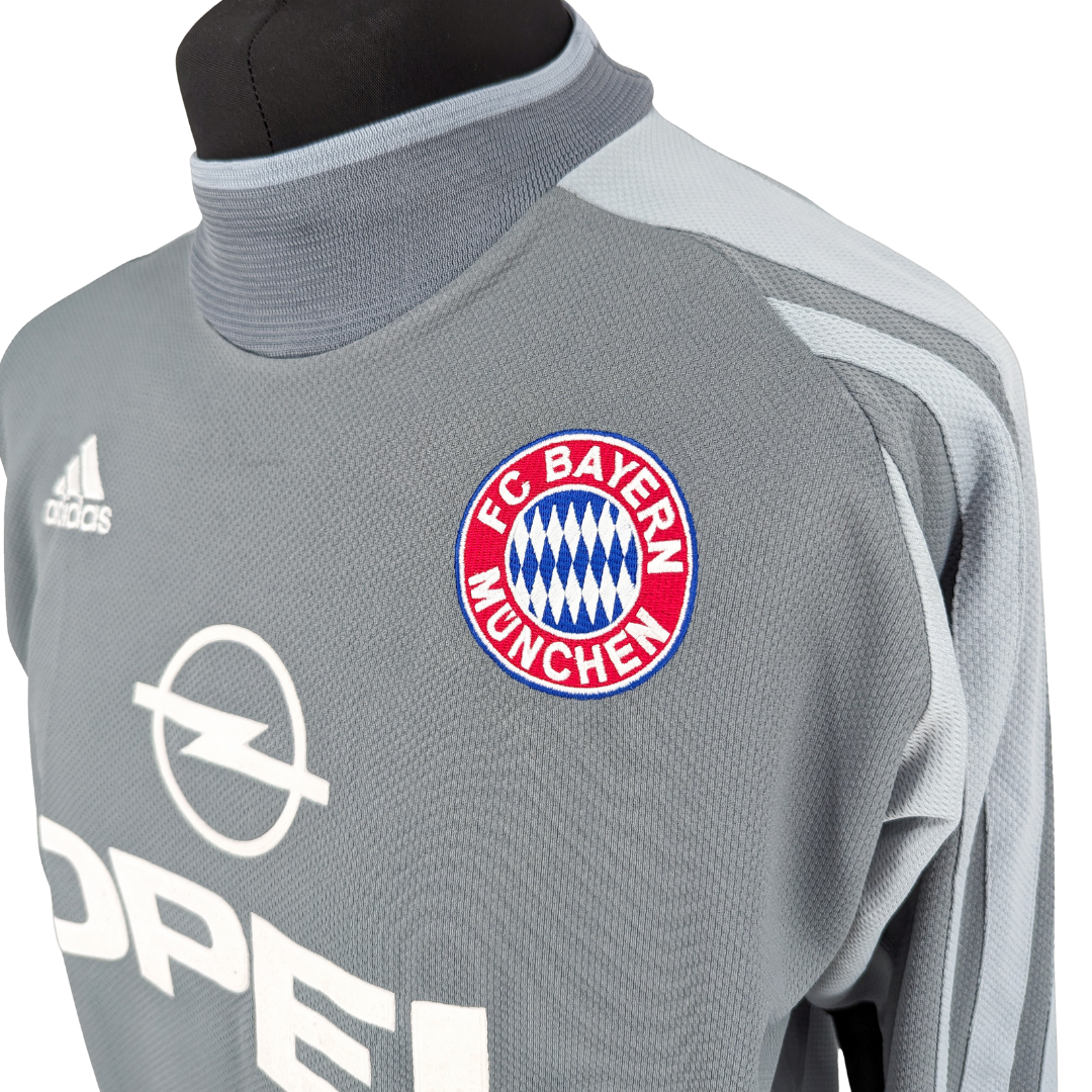 Bayern Munich goalkeeper football shirt 2001/02