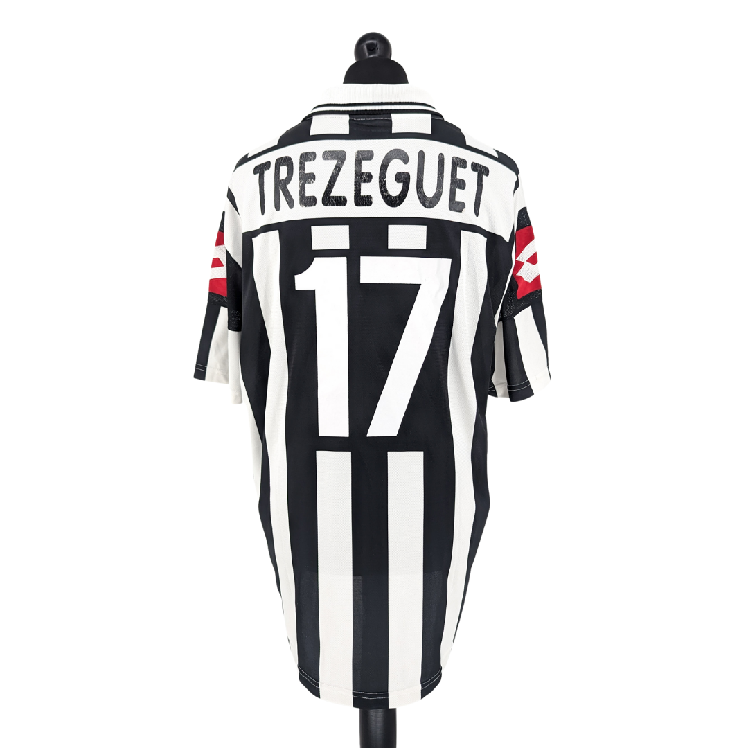 Juventus home football shirt 2001/02