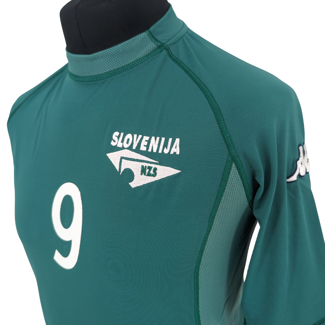 Slovenia away football shirt 2005/06