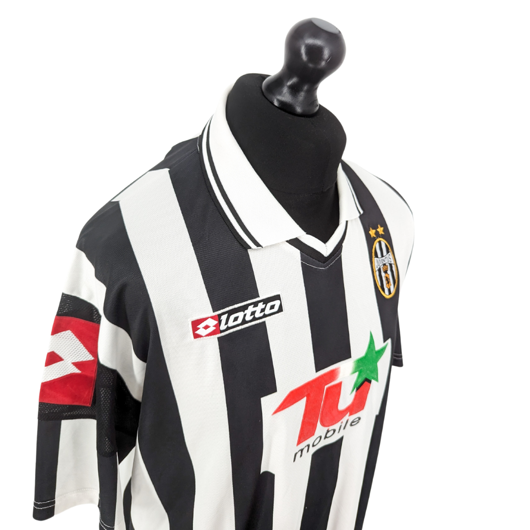 Juventus European home football shirt 2001/02