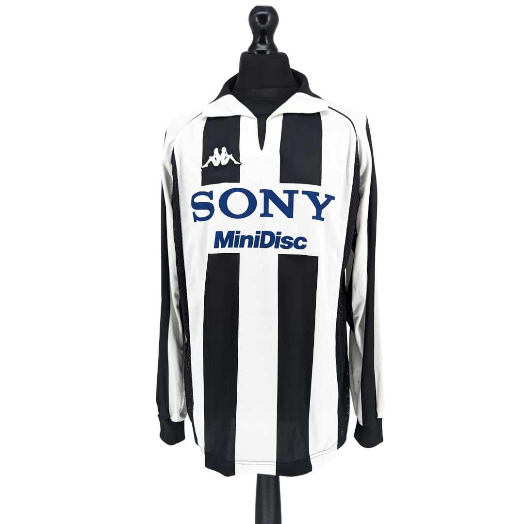 Juventus home football shirt 1997/98