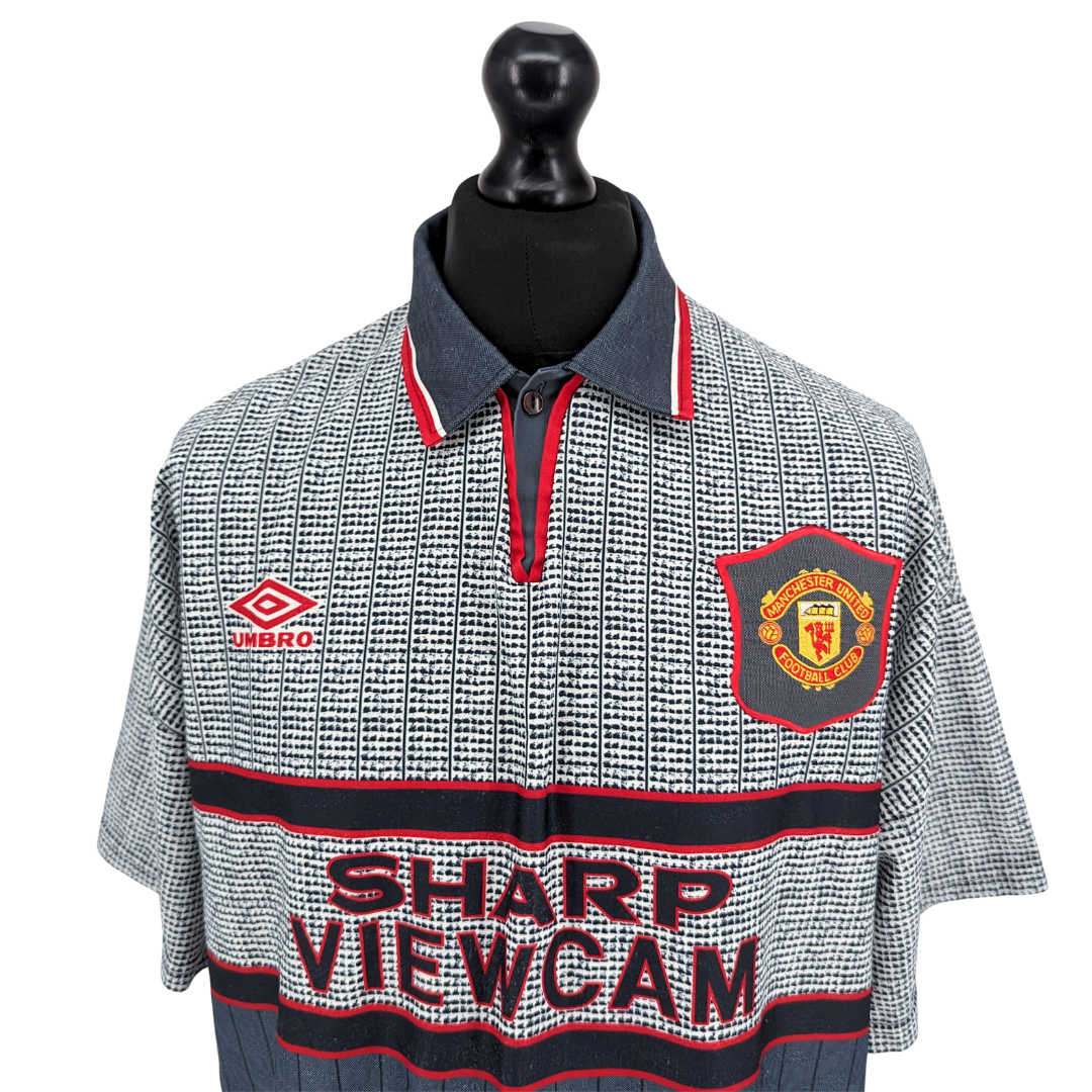 Manchester United away football shirt 1995/96