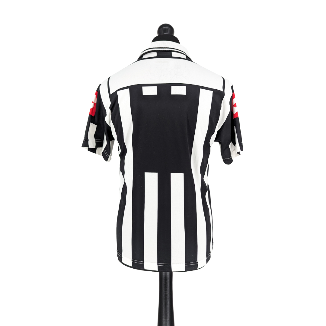 Juventus home football shirt 2001/02