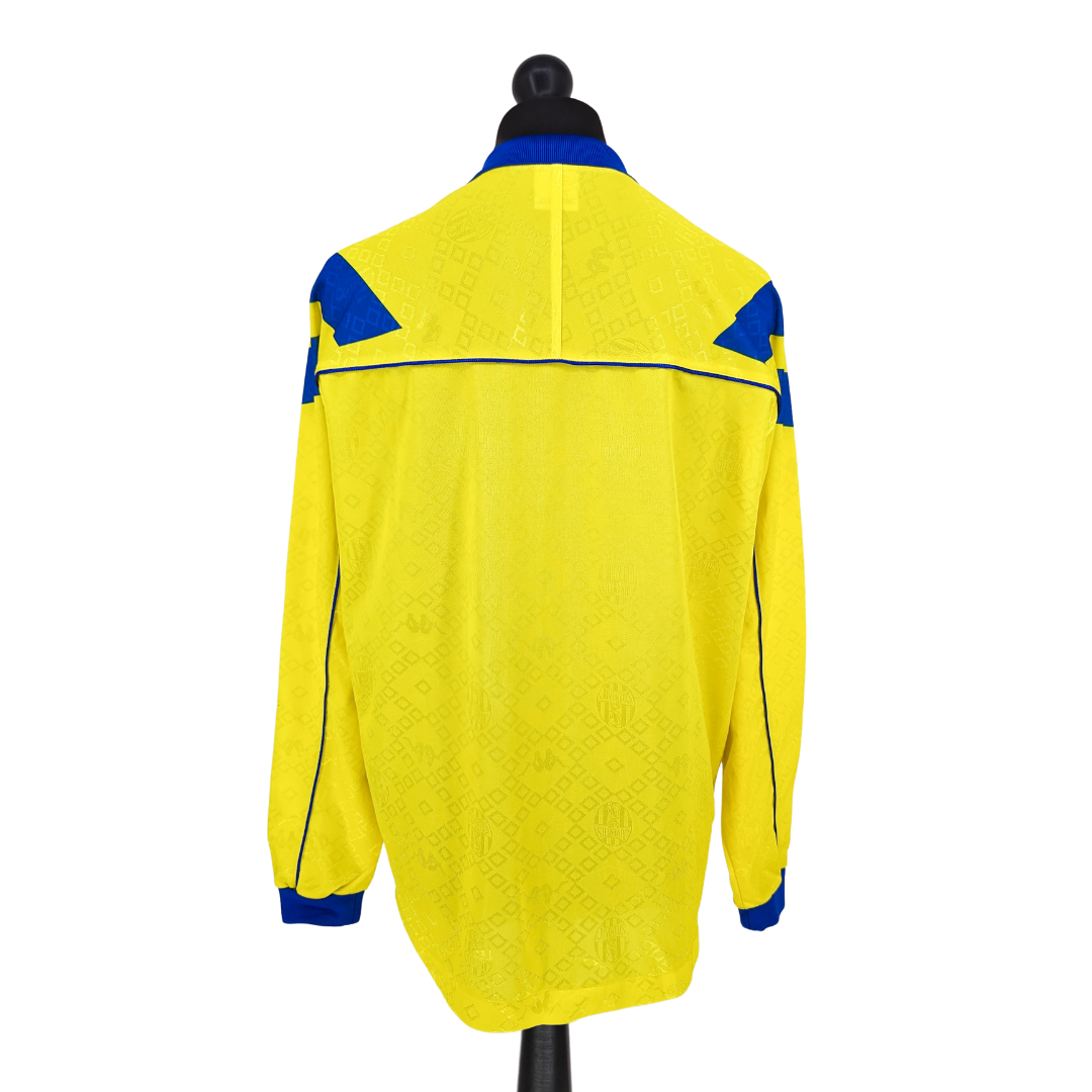 Juventus away football shirt 1992/93