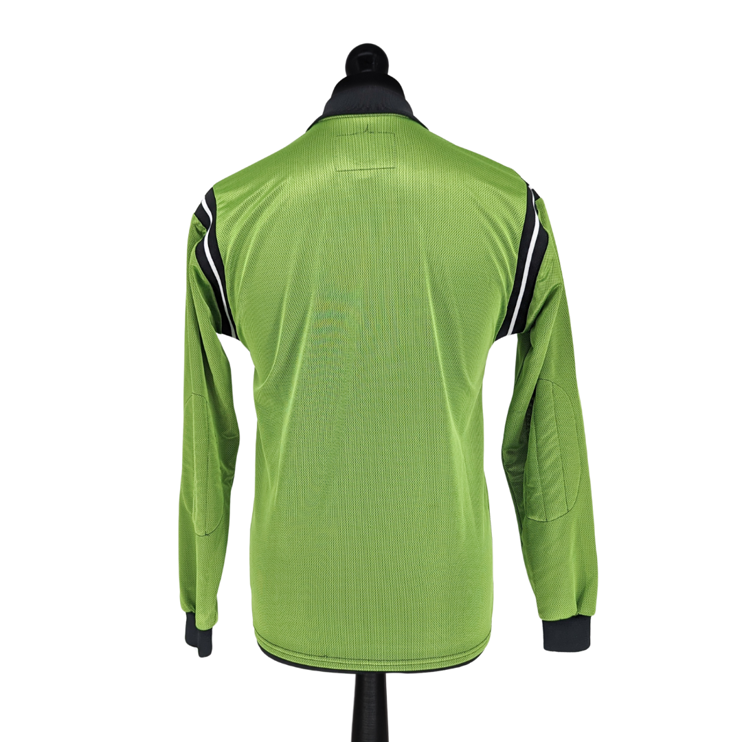 Manchester City goalkeeper football shirt 2001/02