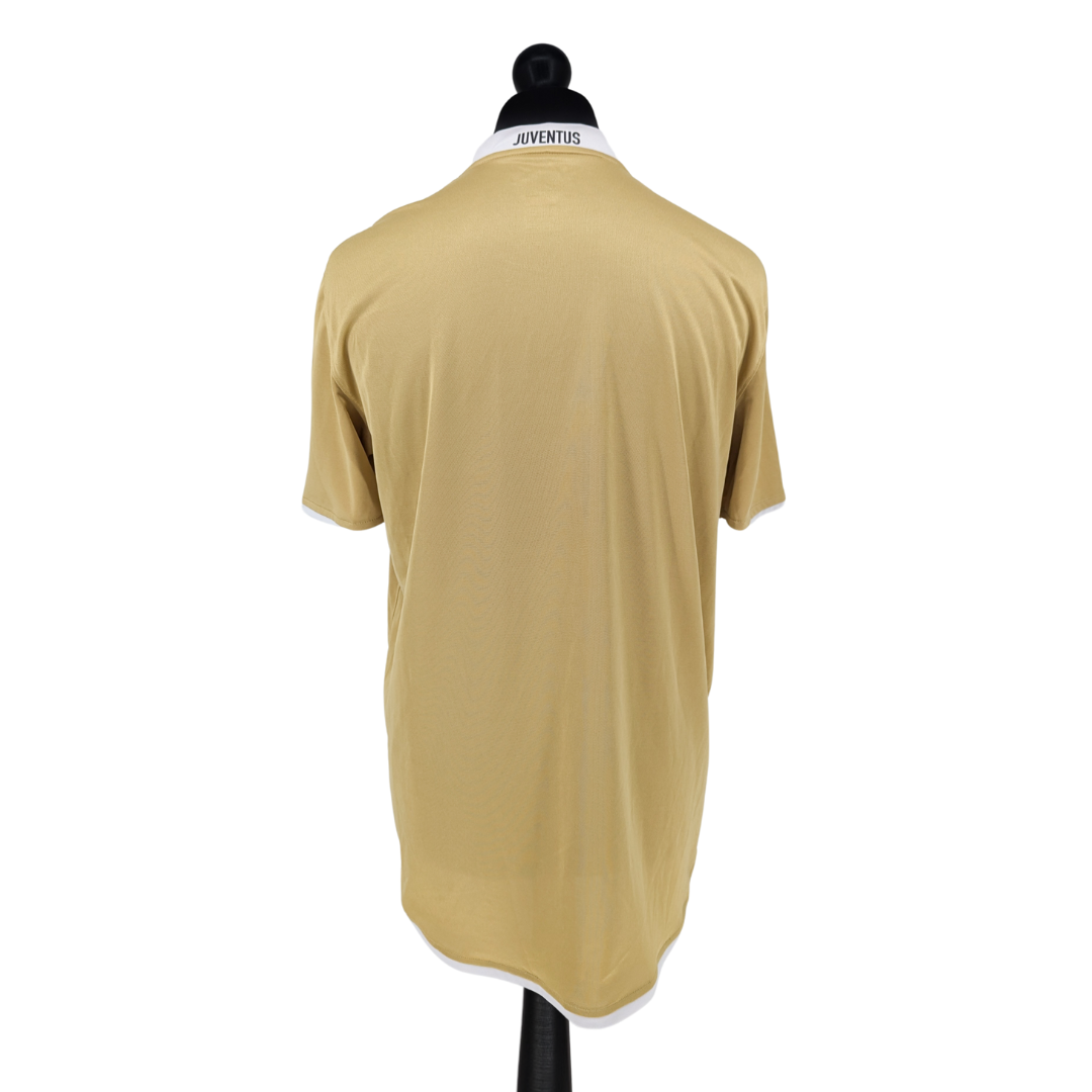 Juventus away football shirt 2008/10