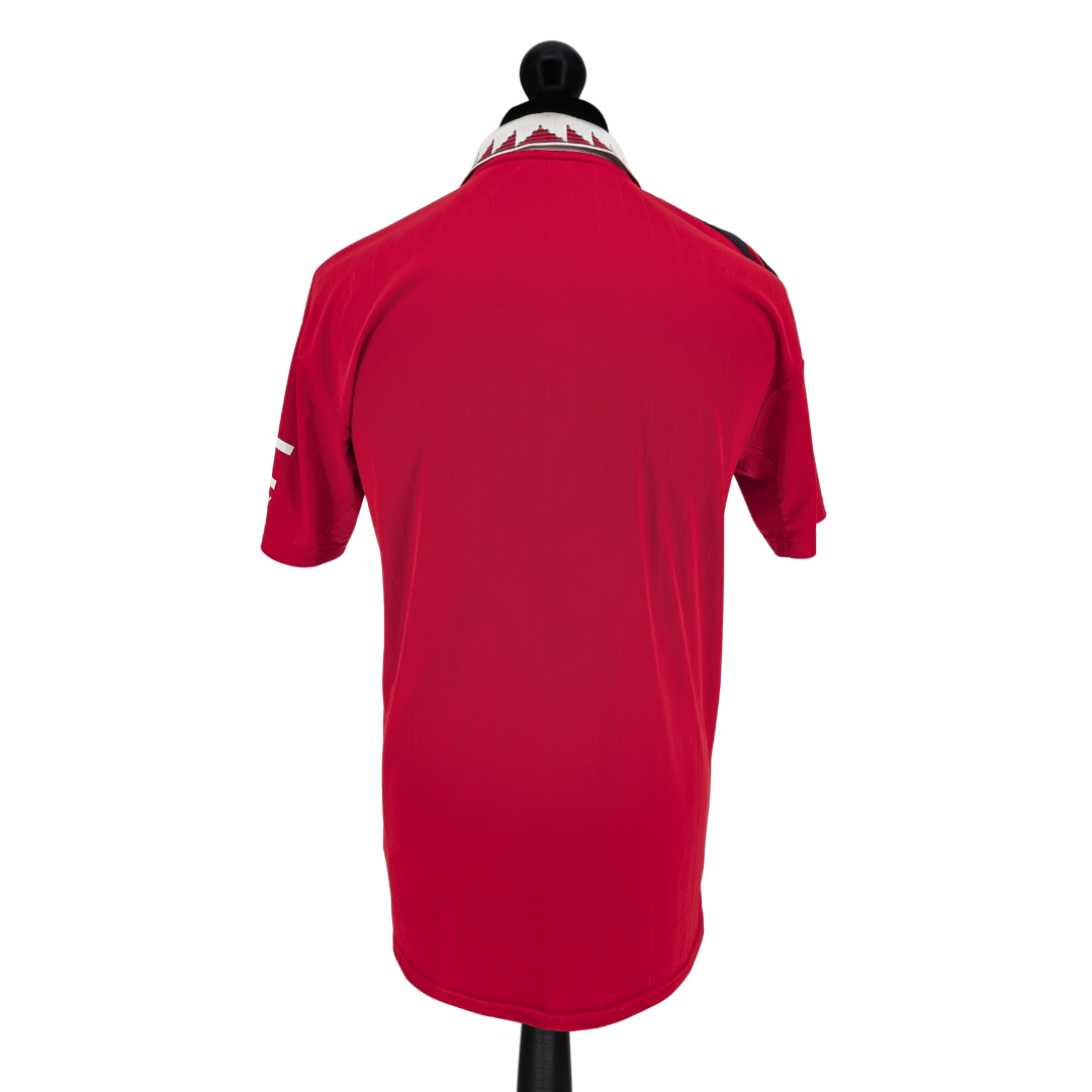 Manchester United home football shirt 2022/23 - (M)
