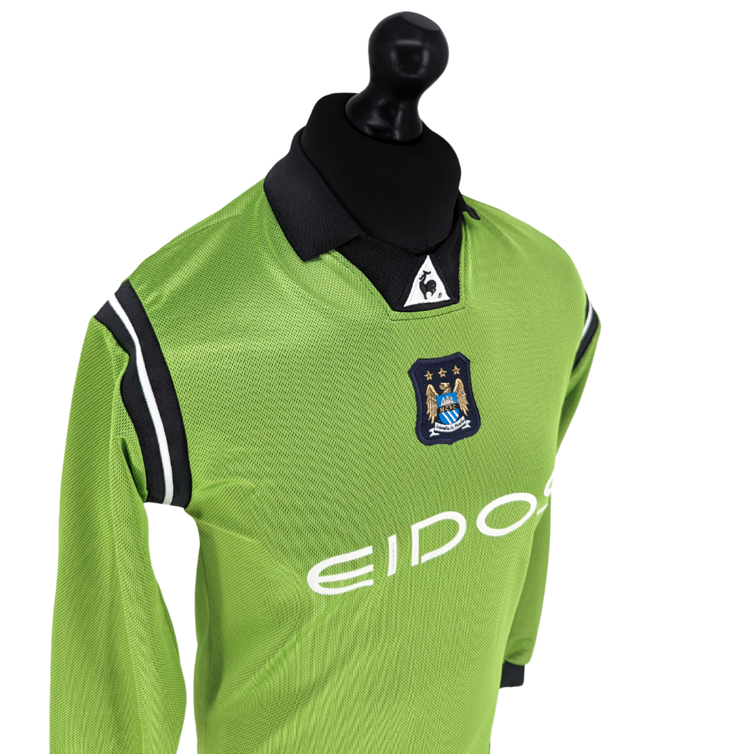 Manchester City goalkeeper football shirt 2001/02