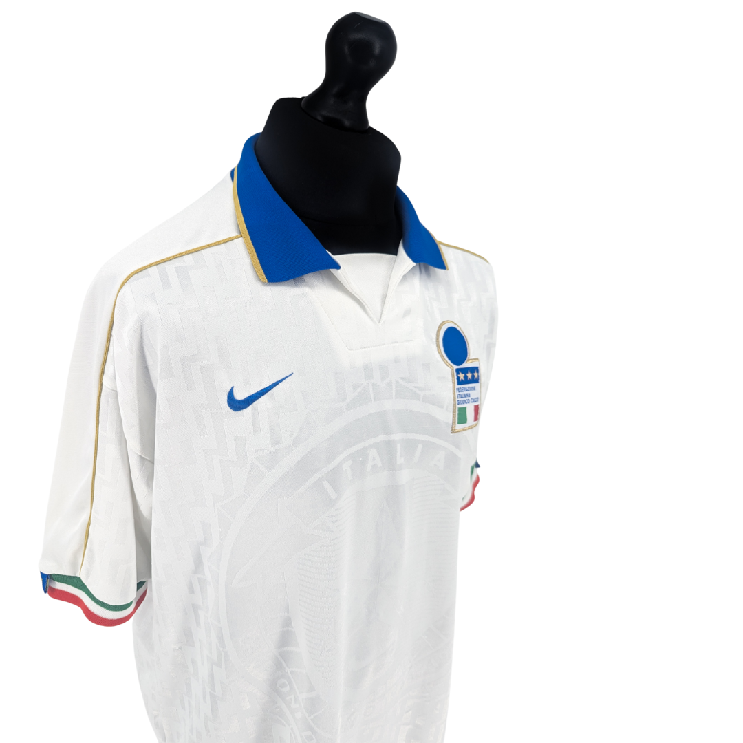 Italy away football shirt 1994/96