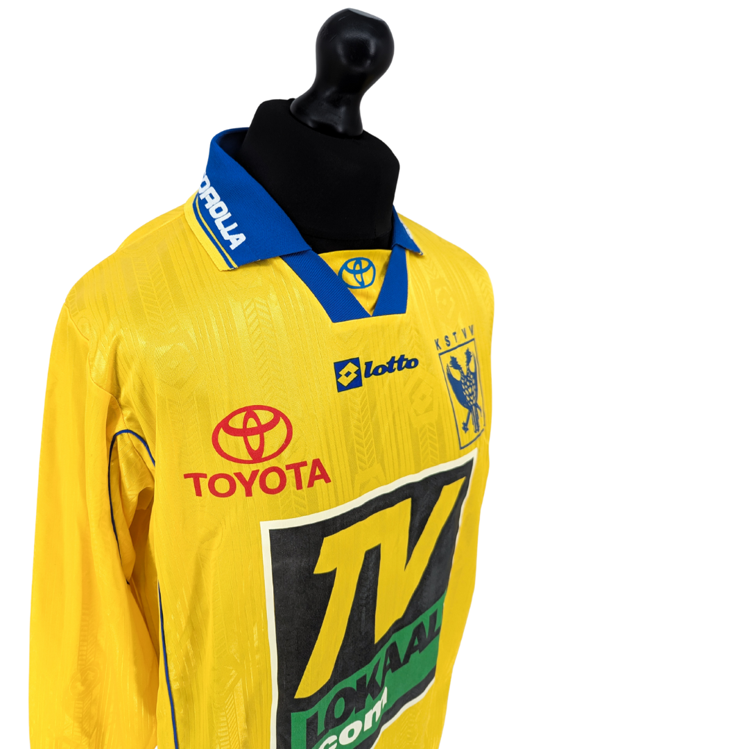 Sint-Truiden home football shirt 2000/01