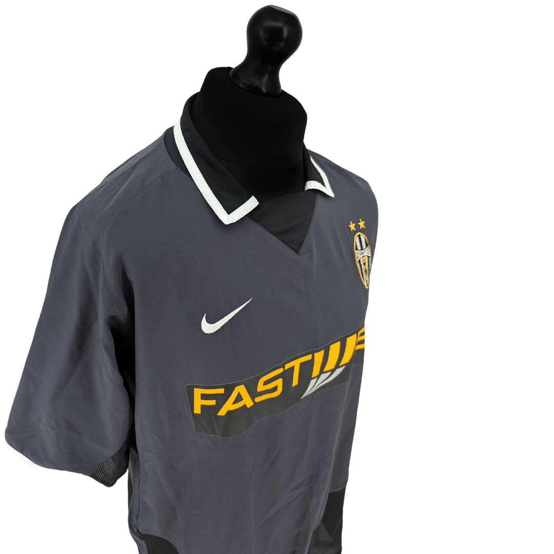 Juventus alternate football shirt 2003/04