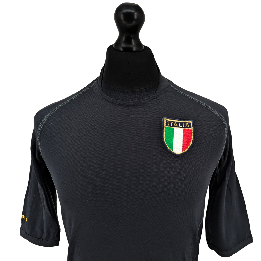 Italy goalkeeper football shirt 2002 - (L)