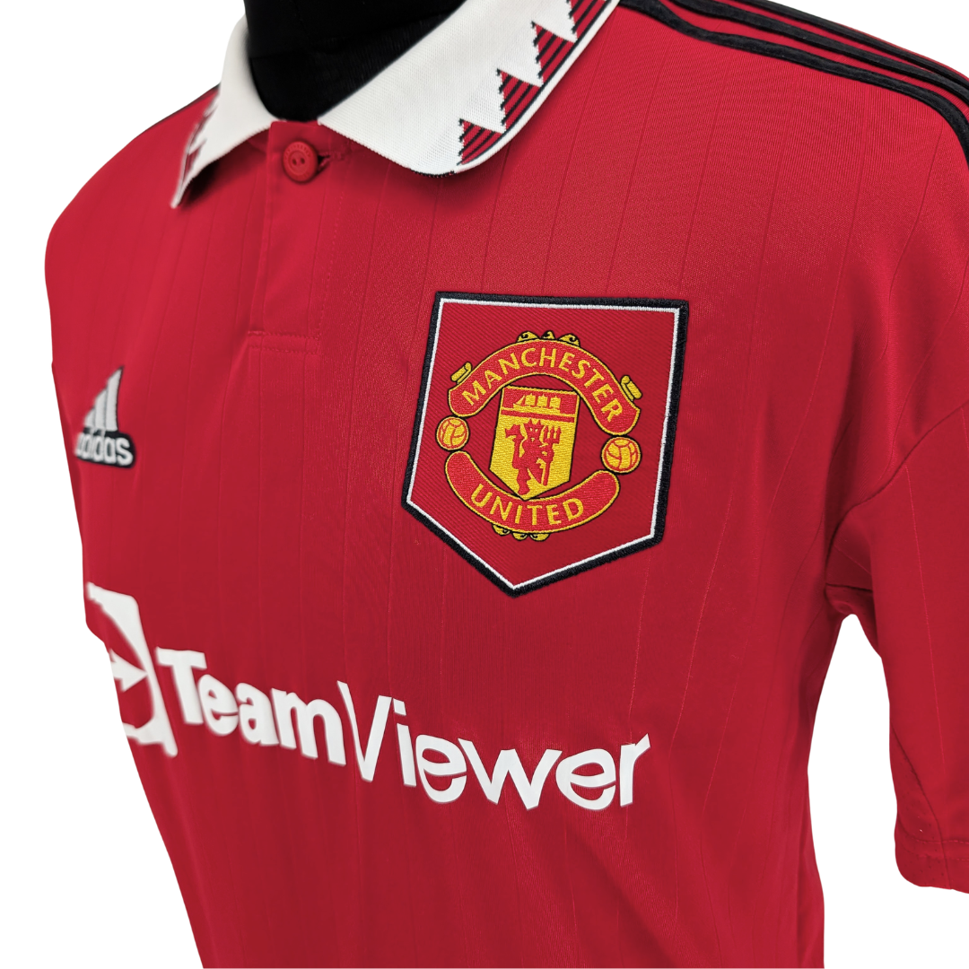 Manchester United home football shirt 2022/23 - (M)