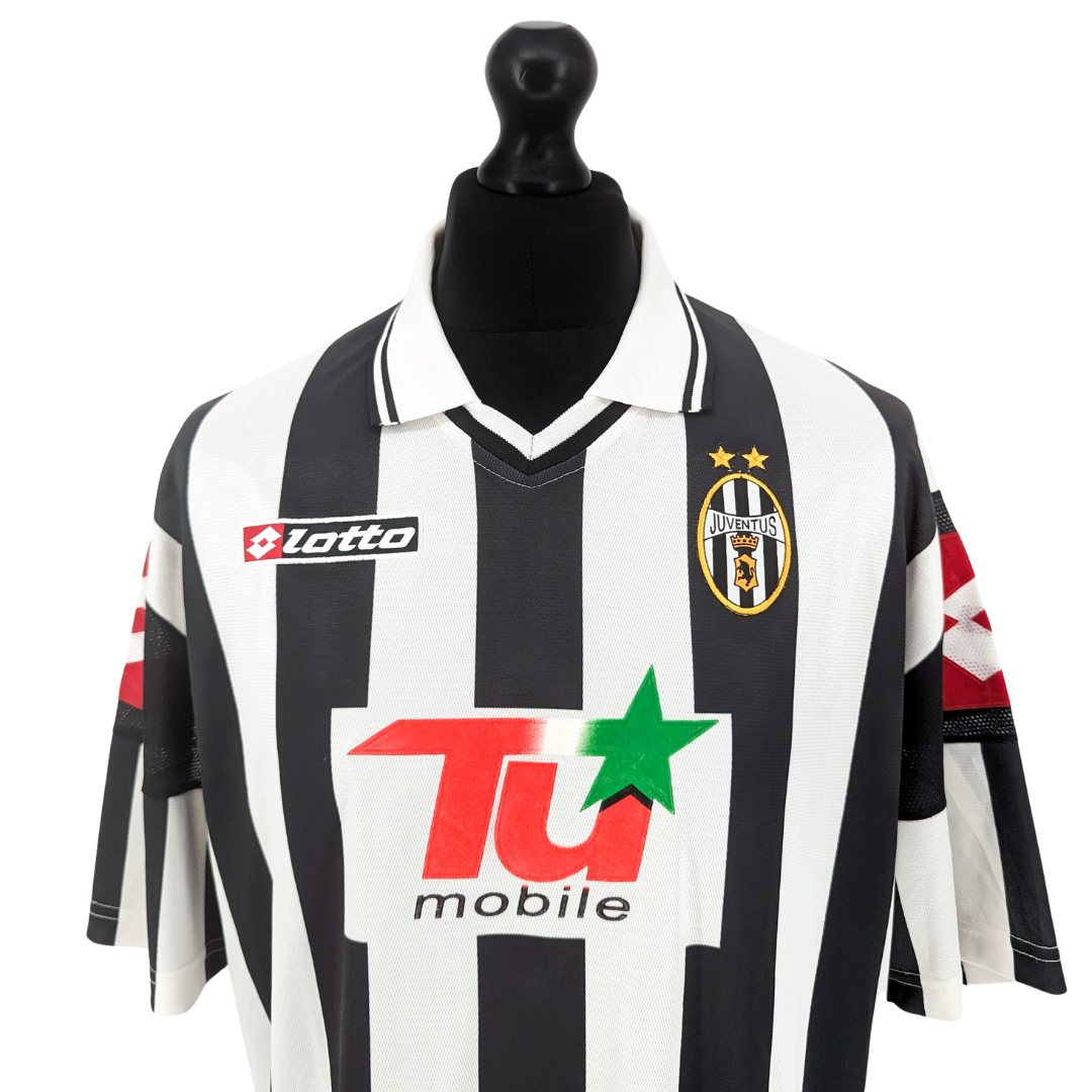 Juventus European home football shirt 2001/02