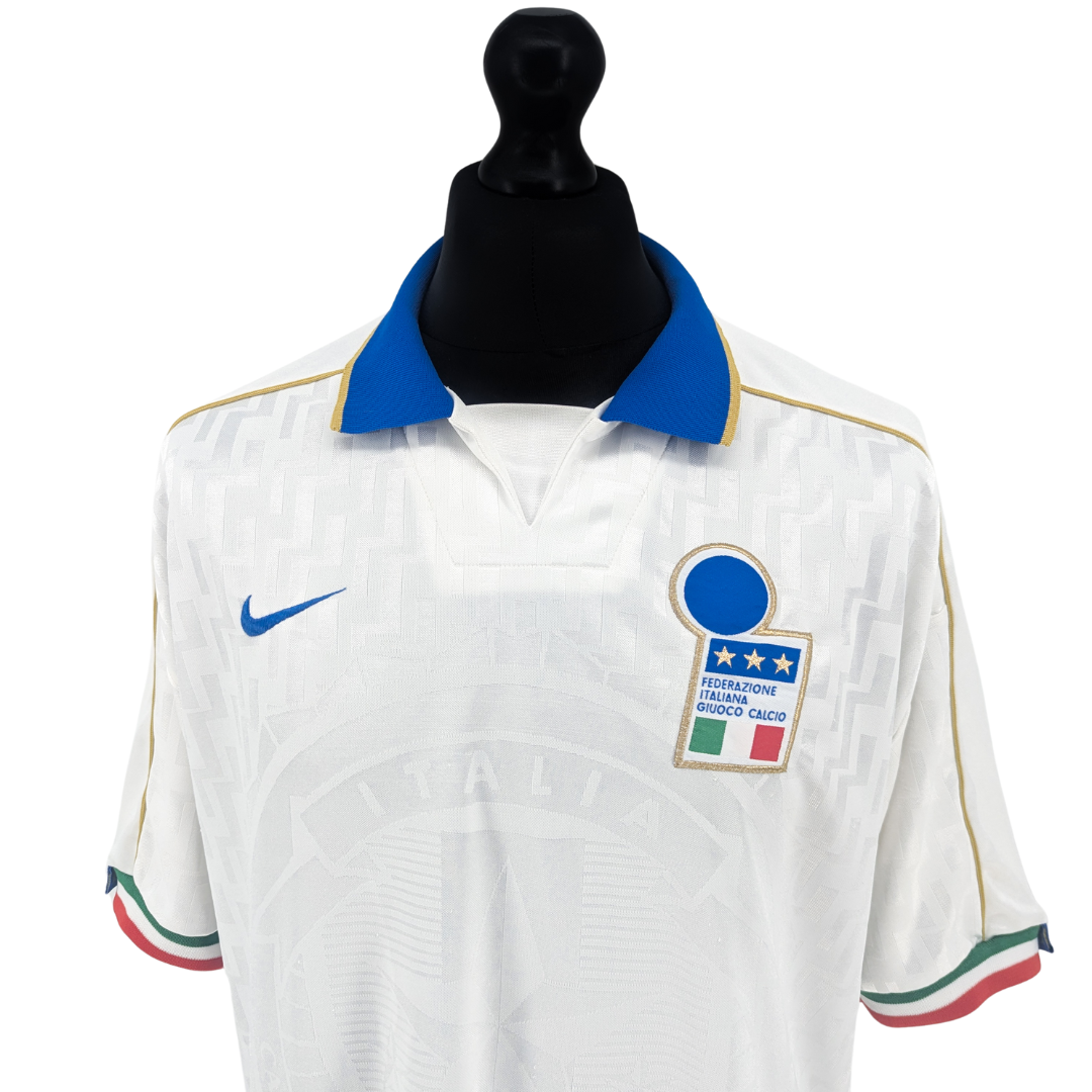 Italy away football shirt 1994/96