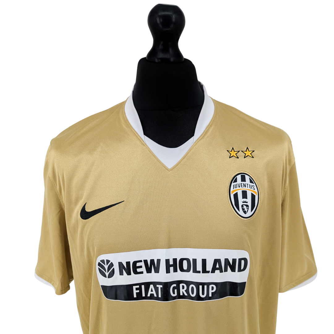 Juventus away football shirt 2008/10