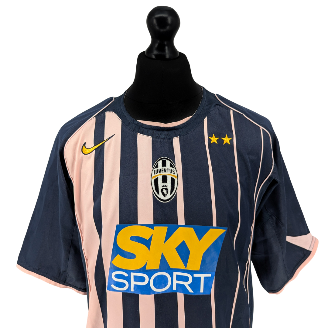 Juventus away football shirt 2004/05 - (L)