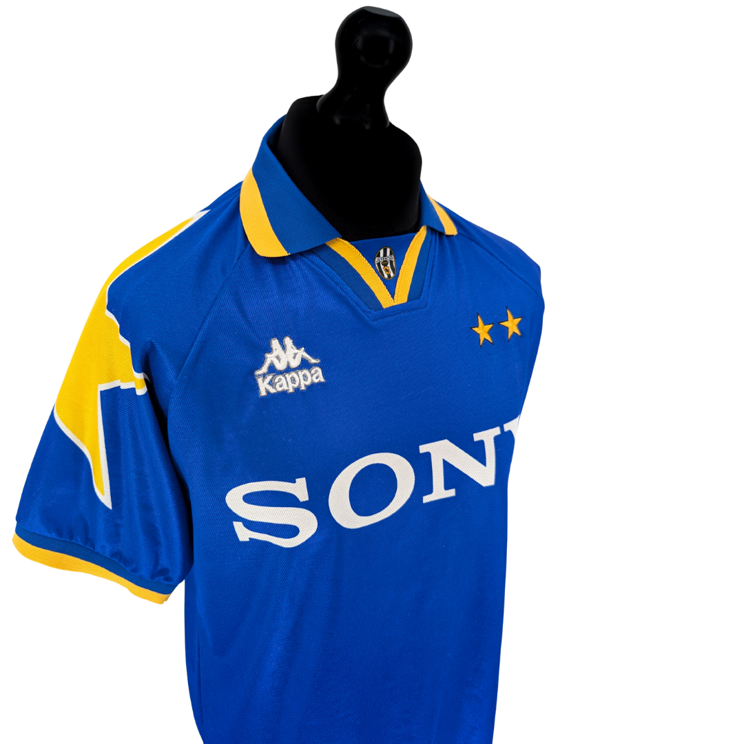 Juventus away football shirt 1995/96 - (L)