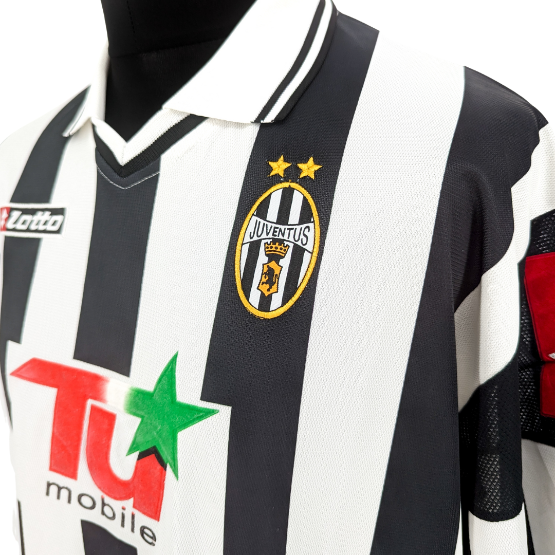 Juventus European home football shirt 2001/02