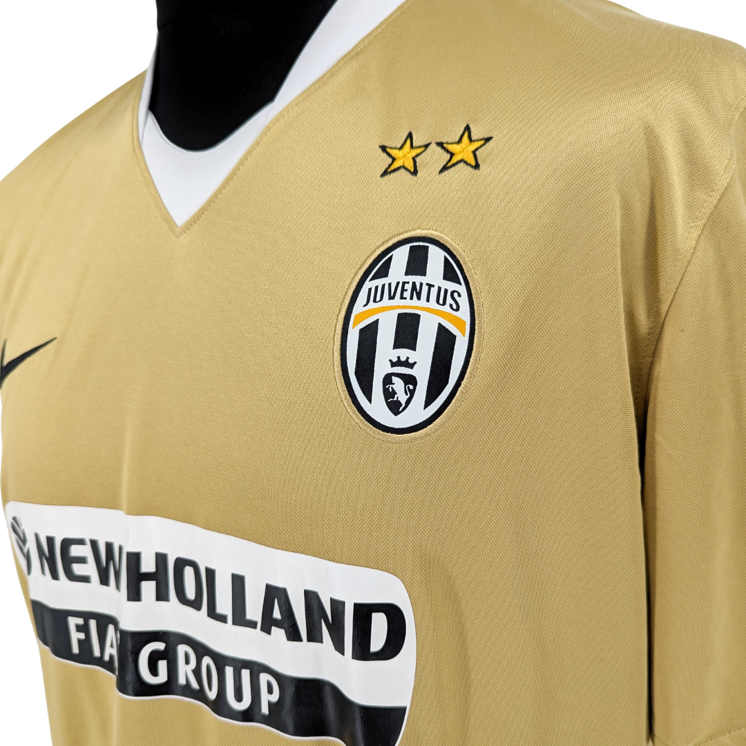 Juventus away football shirt 2008/10
