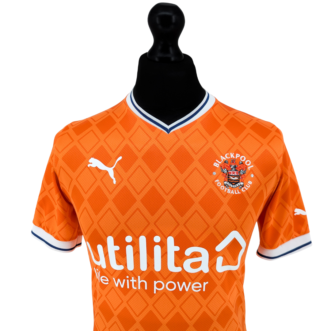 Blackpool home football shirt 2022/23 - (S)