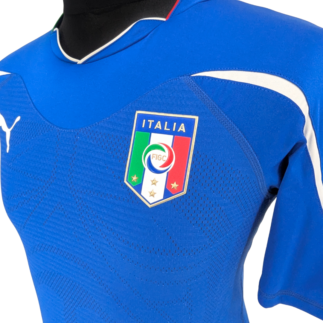Italy home football shirt 2010/11 - (M)