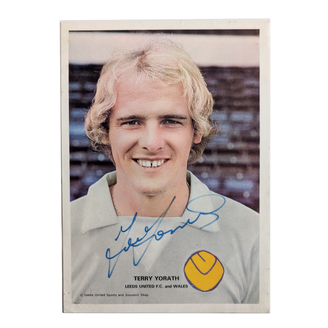 Terry Yorath signed photograph - Leeds United 1975/76 - (A5)