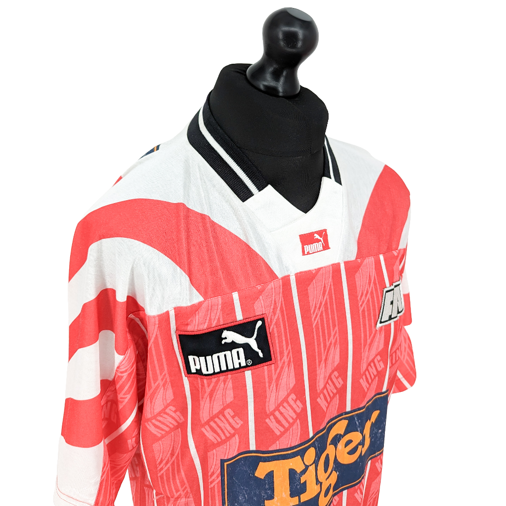 Singapore signed home football shirt 1994/95 - (XL)