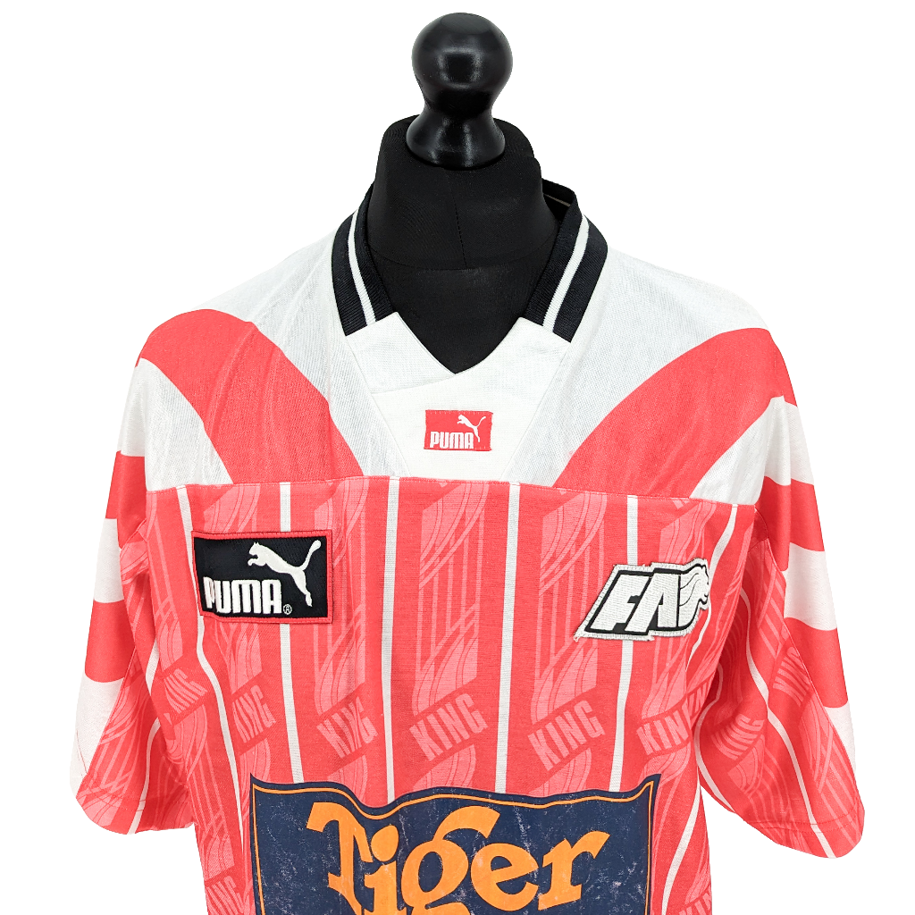 Singapore signed home football shirt 1994/95 - (XL)
