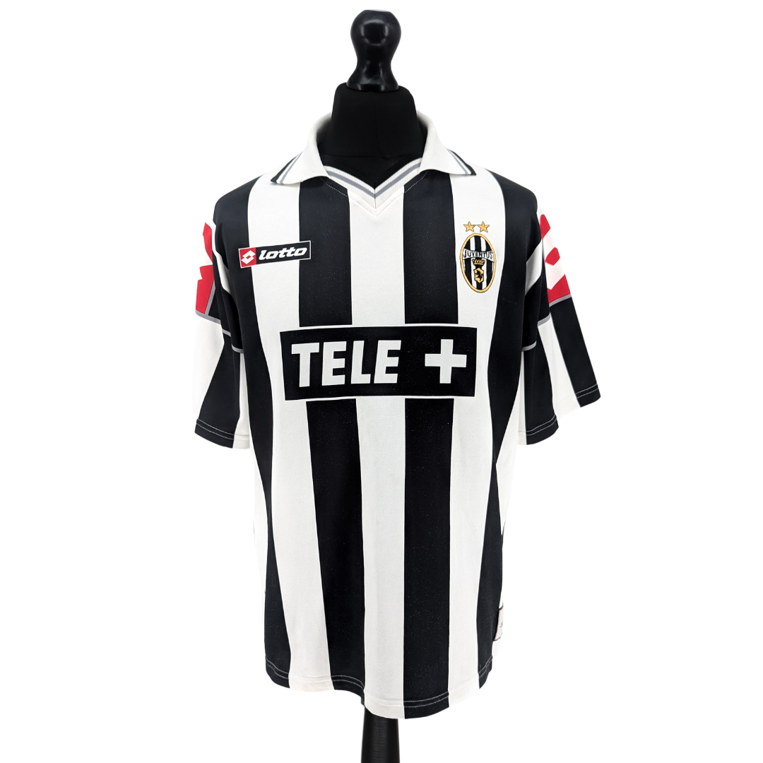 Juventus home football shirt 2000/01