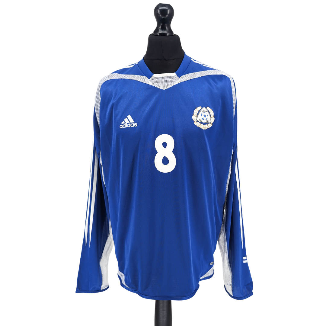 Finland away football shirt 2004/05