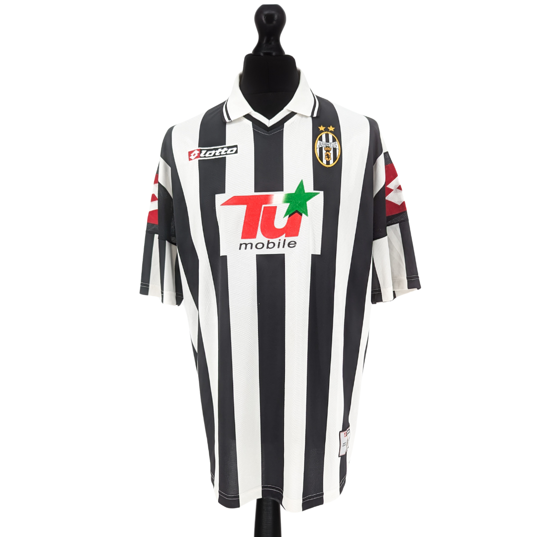 Juventus European home football shirt 2001/02