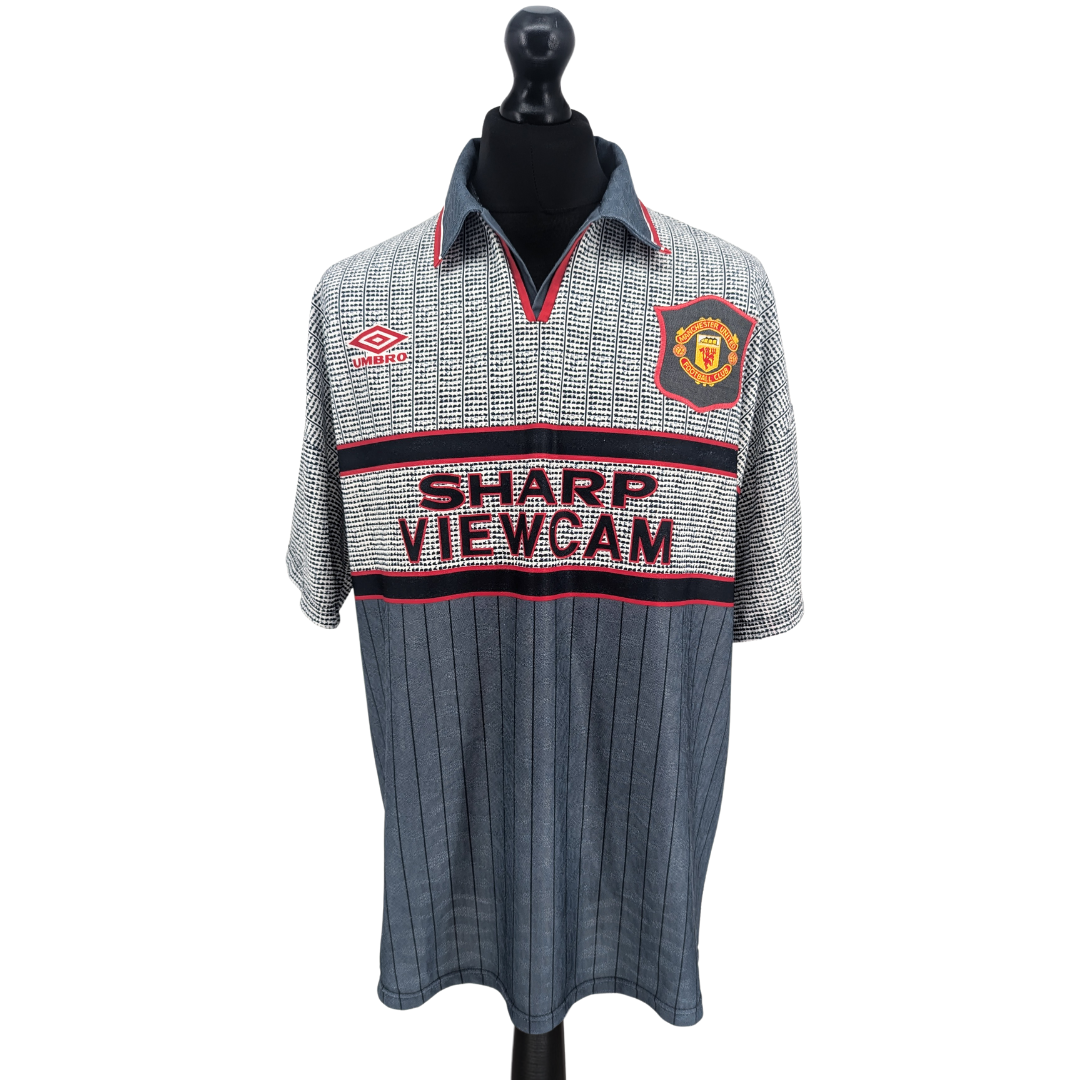 Manchester United away football shirt 1995/96