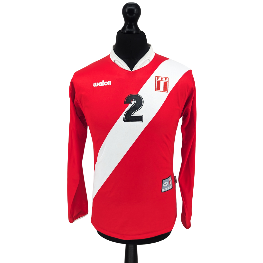 Peru away football shirt 2004/06