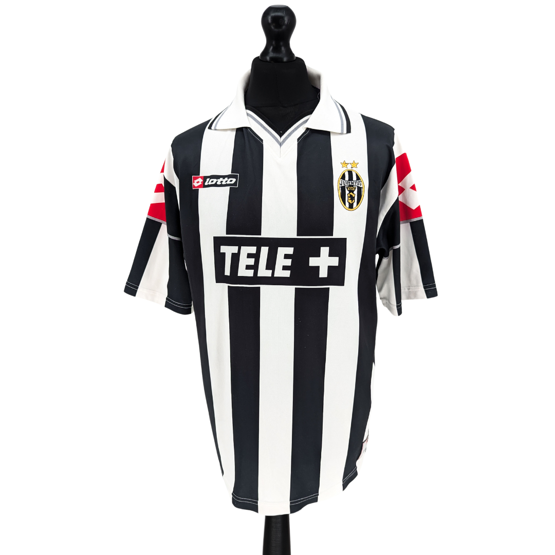 Juventus home football shirt 2000/01