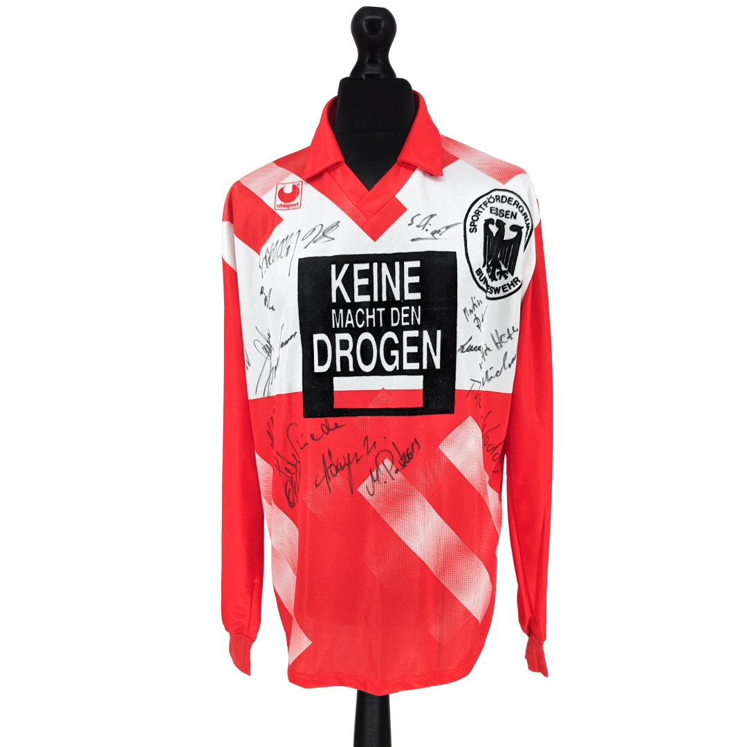 Sportfördergruppe der Bundeswehr signed home football shirt 1990/91