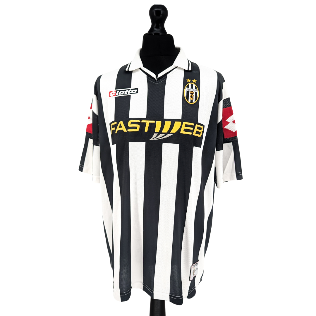 Juventus home football shirt 2001/02