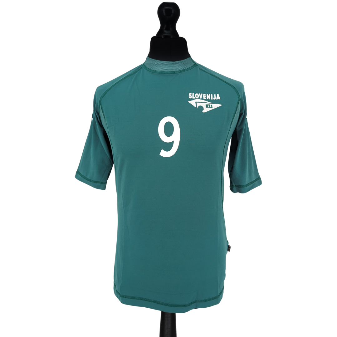Slovenia away football shirt 2005/06