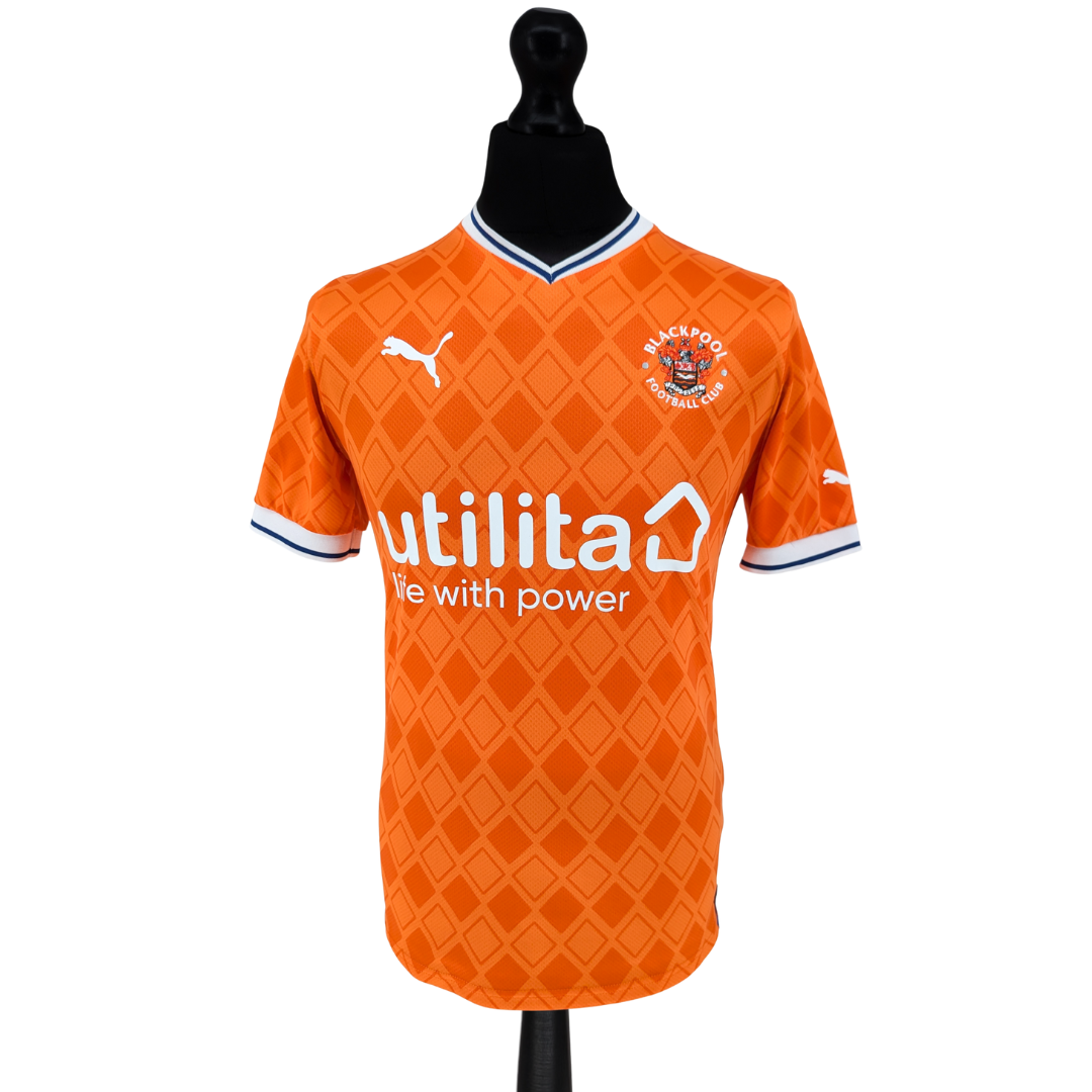 Blackpool home football shirt 2022/23 - (S)
