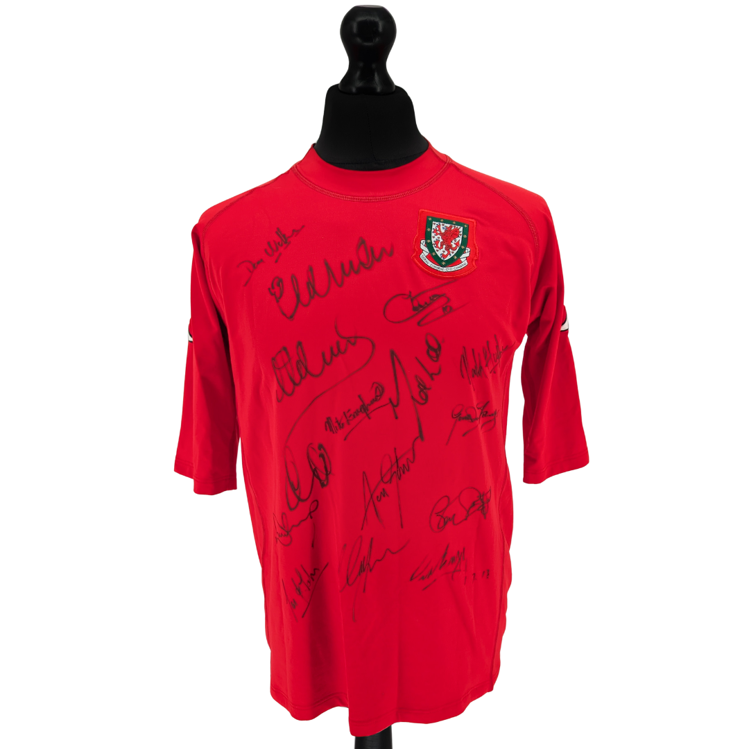 Wales signed home football shirt 2000/01 - (XL)