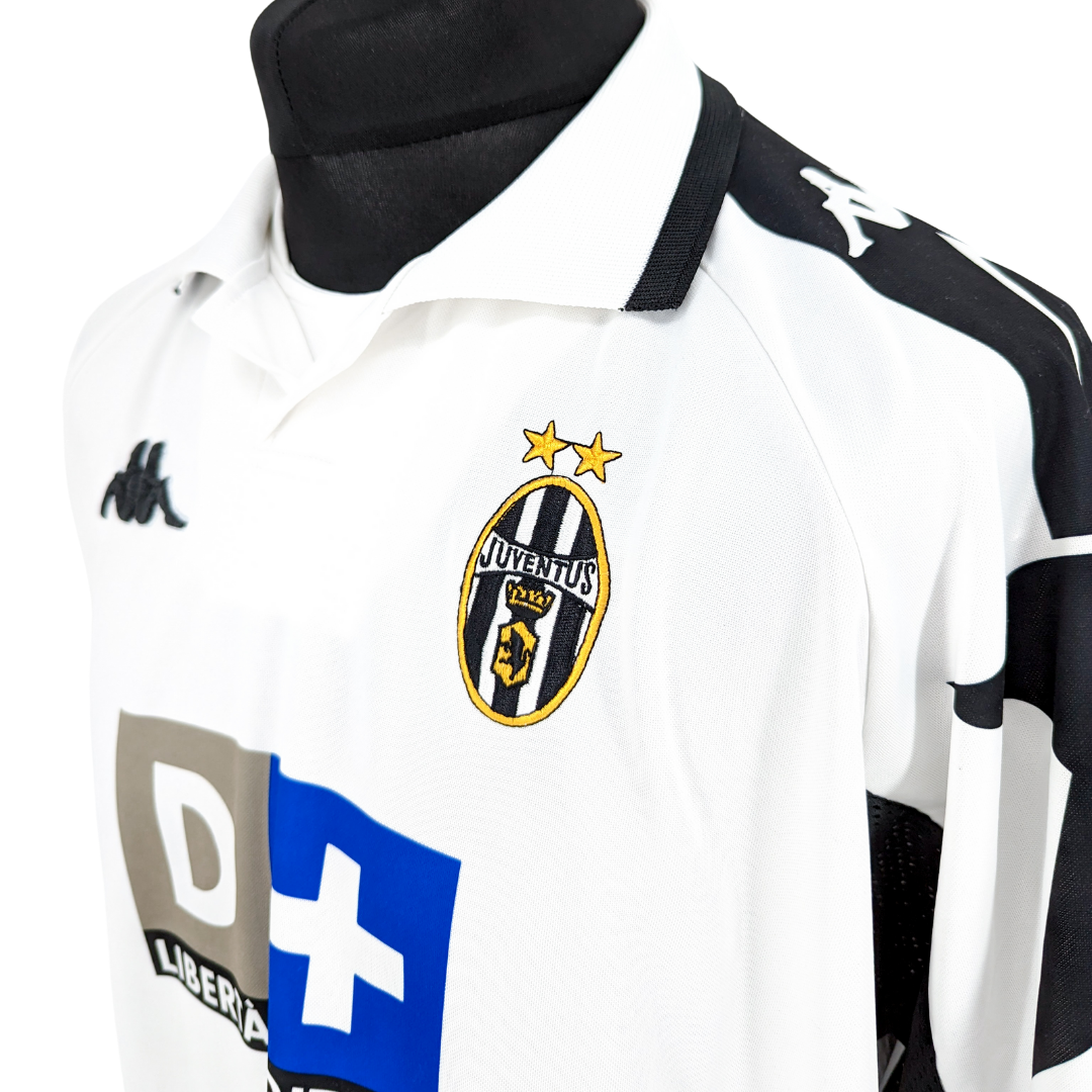 Juventus away football shirt 1999/00